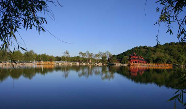 海倫市九泉山公墓